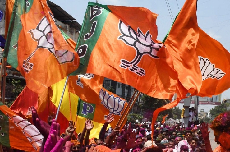 UP municipal election results 2023 : उत्तरप्रदेश में साइकल हुई पंचर और हाथी पस्त, मेयर की सभी 17 सीटों पर BJP का कब्जा - UP municipal election results 2023 BJP wins all 17 mayoral seats
