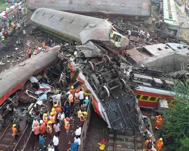 ओडिशा ट्रेन हादसे के 1 हफ्ते बाद भी आ रही है बदबू, क्या है इसका अंडों से कनेक्शन - odisha train accident connection with eggs