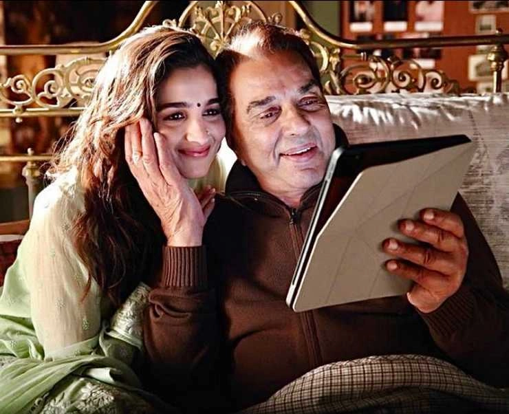 'रॉकी और रानी की प्रेम कहानी' के सेट से धर्मेंद्र ने आलिया भट्ट संग शेयर की तस्वीर, लिया प्यारा सा नोट | dharmendra shares photo with alia bhatt from rocky aur rani ki prem kahani set