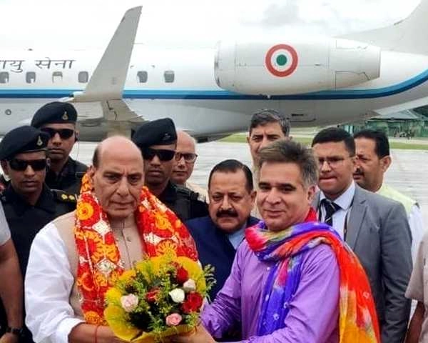 Rajnath Singh in Jammu: रक्षामंत्री ने जम्मू में आंतरिक और बाहरी सुरक्षा पर प्रकट की चिंता - Defense Minister Rajnath Singh's visit to Jammu