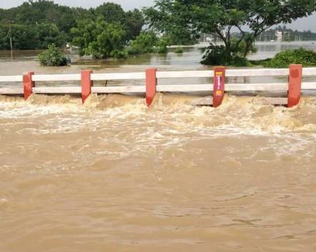 तेलंगाना में भारी बारिश, कई क्षेत्र हुए जलमग्न, प्रशासन को किया अलर्ट