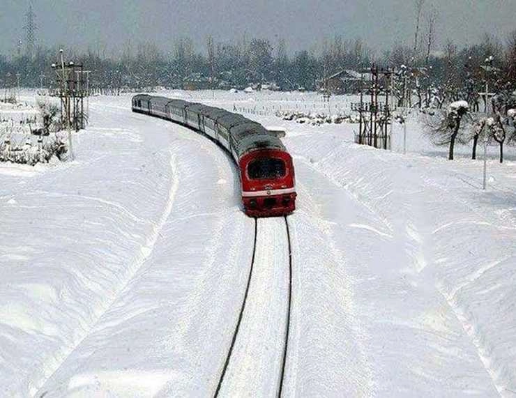 Rail in Kashmir: कश्मीर में 105 किमी सुरंगों में होने वाला रेल  सफर का सपना अब पूरा होने को