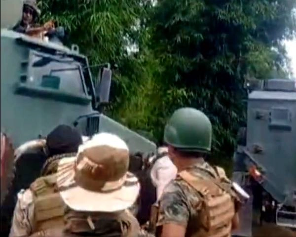 Manipur violence : भीड़ ने मुख्यमंत्री के परिवार के खाली आवास पर किया हमला, सुरक्षाबलों ने खदेड़ा