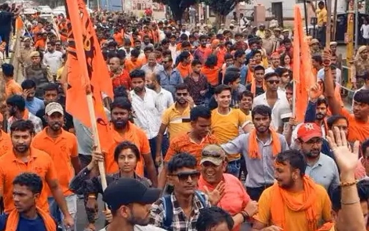 गुजरात के मेहसाणा में राम शोभायात्रा पर पथराव, पुलिस ने आंसू गैस छोड़ी - ram mandir inauguration stone pelting during lord ram procession in gujarat police fired tear gas