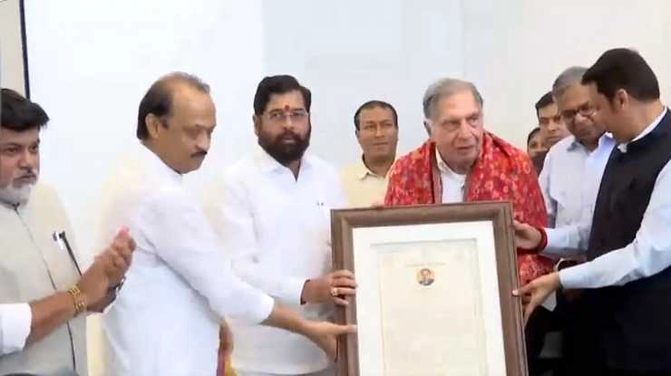 रतन टाटा 'उद्योग रत्न' पुरस्कार से सम्मानित, शिंदे ने टाटा को दिया एक 'संस्थान' करार - Ratan Tata honored with 'Udyog Ratna' award