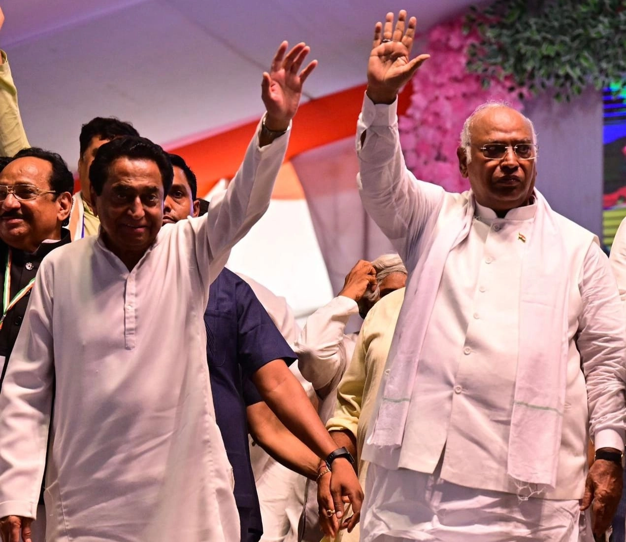 कर्नाटक की तरह मध्य प्रदेश की जनता 50 परसेंट कमीशन की सरकार को हटाएगी : मल्लिकार्जुन खड़गे - Congress started election campaign from Sagar