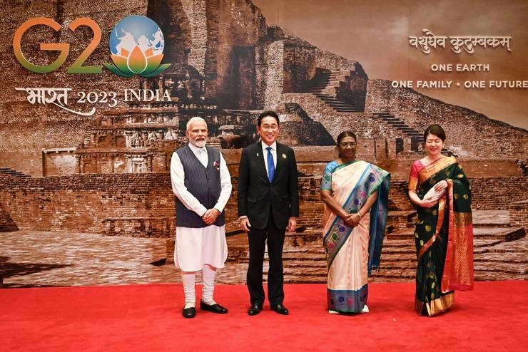 G20 Dinner : राष्ट्रपति द्रौपदी मुर्मू ने दिया रात्रिभोज, भारतीय वेशभूषा में नजर आईं जापान की फर्स्ट लेडी युको किशिदा