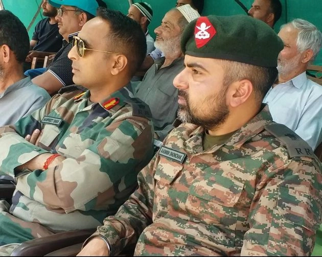 कश्मीर में क्यों शहीद हो रहे हैं कमांडिंग आफिसर रैंक के अफसर? - Why commanding rank officers martyr in kashmir