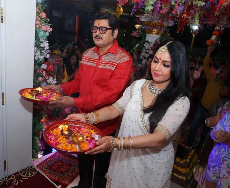 'भाबीजी घर पर हैं' की अंगूरी भाबी और मनमोहन तिवारी ने इंदौर में मनाई गणेश चतुर्थी | bhabi ji ghar par hai angoori bhabhi manmohan tiwari celebrated ganesh chaturti in indore