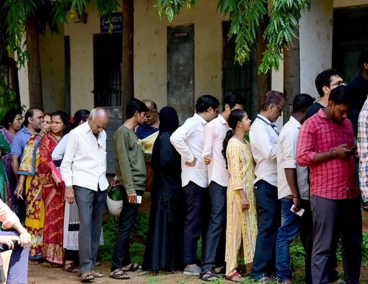 भारत में अब लगभग 97 करोड़ मतदाता, 2 करोड़ युवा जुड़े - Now about 97 crore voters in India, 2 crore youth New Voters