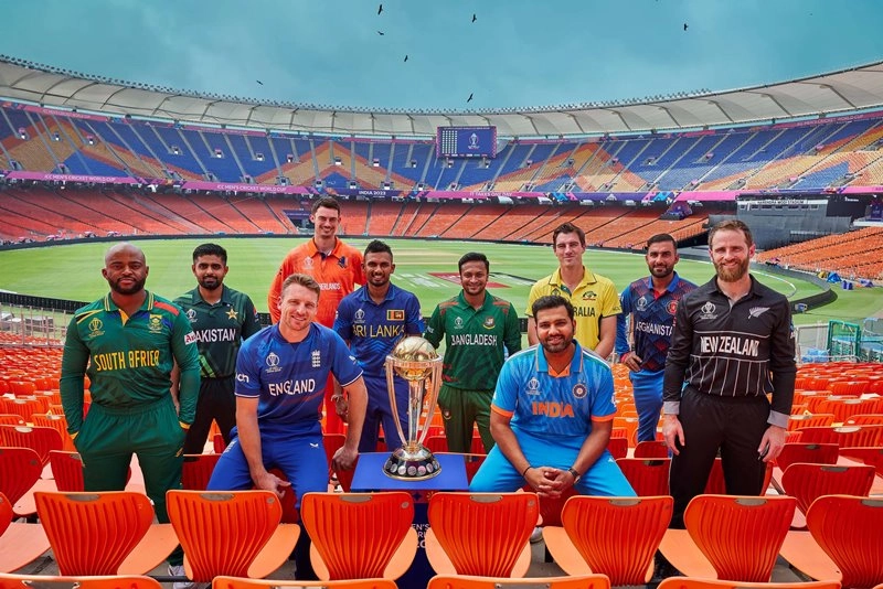 रिकॉर्ड 12.5 लाख दर्शकों ने स्टेडियम पहुंचकर विश्वकप का उठाया लुत्फ - Around a Dozen lakh spectator thonged stadiums to witness ODI World Cup