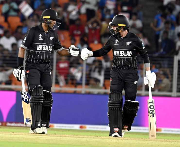 न्यूजीलैंड ने अफगानिस्तान के खिलाफ जड़े 288 रन, कीपर ने दिखाया दम - Newzealand sets a modest total against Afghanistan in Chennai