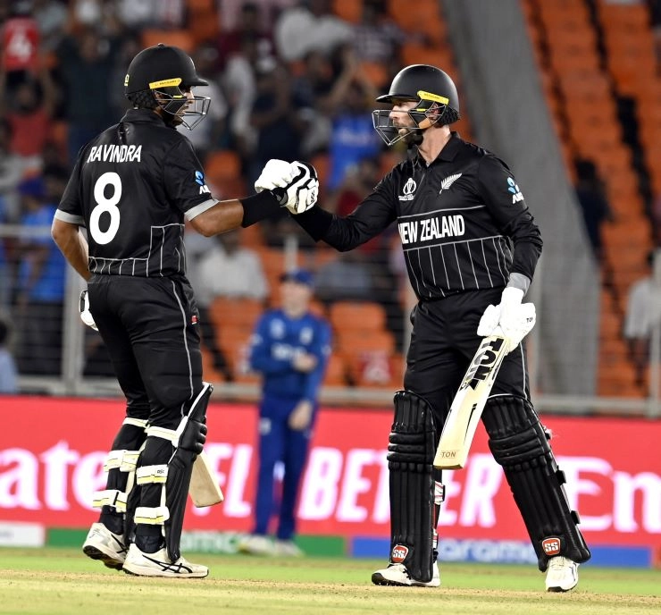 राचिन रविंद्र और डेवॉन कॉन्वे ने विश्वकप डेब्यू पर जड़ा शतक, बनाई न्यूजीलैंड की सबसे बड़ी साझेदारी - Rachin Ravindra and Devon Conway sets record by smacking quickfire tons in ODI World Cup Debut