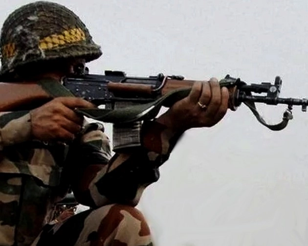 Jammu and Kashmir : राजौरी में सैनिकों पर गोली चलाने वाले सैन्य अधिकारी के खिलाफ 'कोर्ट ऑफ इंक्वायरी' शुरू - Court of Inquiry started against the army officer who opened fire on soldiers in Rajouri