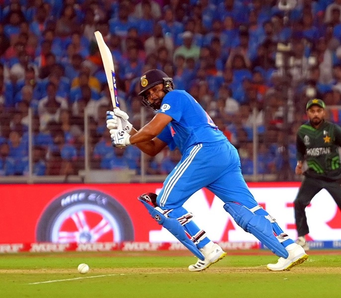 INDvsPAK : गेंदबाजों की वजह से जीता भारत : रोहित शर्मा