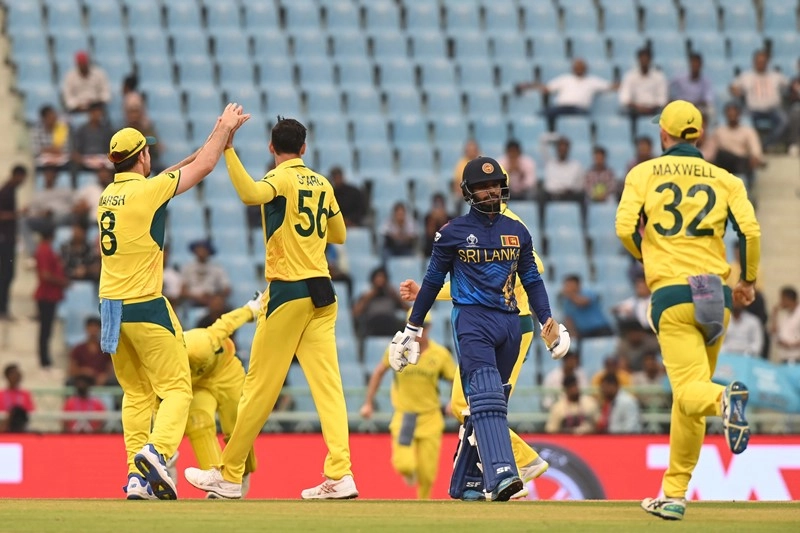 125 की सलामी साझेदारी के बाद 209 रनों पर ढह गई श्रीलंका - Australia runs through Srilankan batting after leaking runs in Ekana Stadium