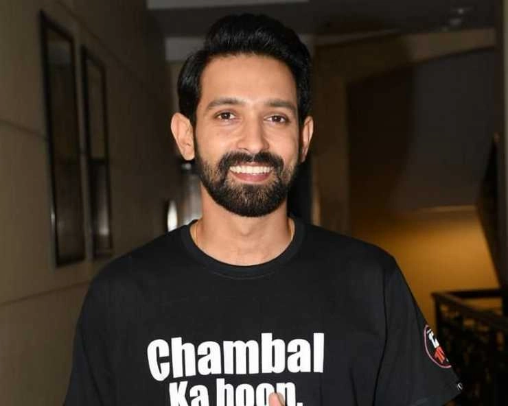Vikrant Massey fights with cab driver over fare video goes viral - Vikrant Massey fights with cab driver over fare video goes viral