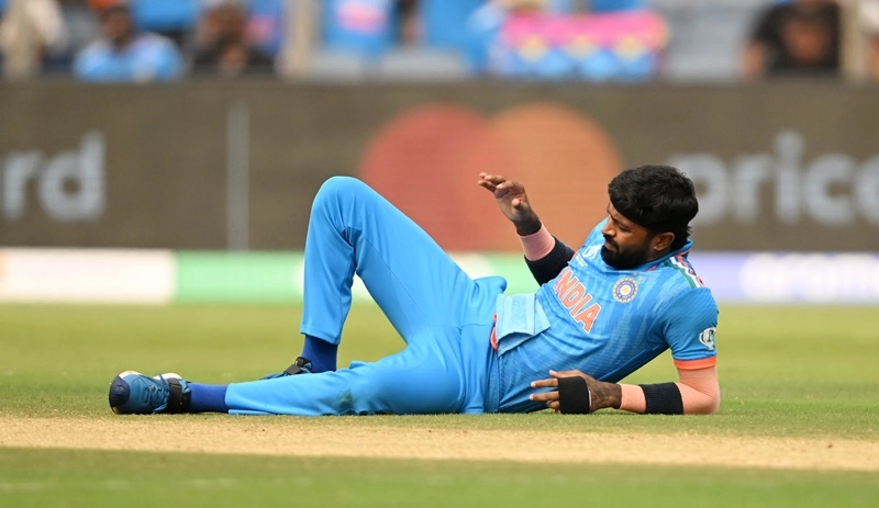 टीम इंडिया के लिए बुरी खबर, हार्दिक पांड्या रह सकते हैं कुछ मैचों के लिए बाहर - Hardik Pandya to remain benched due to ankle injury in ongoing World Cup