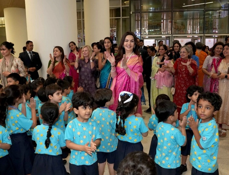 मुंबई में नीता मुकेश अंबानी जूनियर स्कूल का शुभारंभ - Nita Mukesh Ambani Junior School  Grand Opening in mumbai
