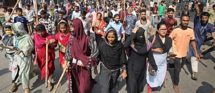 बांग्लादेश: कम मजदूरी के चलते तंगहाली में जीते कपड़ा मजदूर