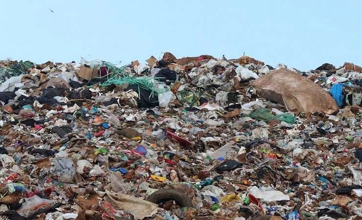 पाकिस्तान: संकट में कूड़ा बीनने वालों का भविष्य - future of waste pickers in Pakistan is in danger
