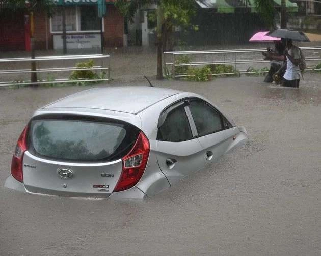 तमिलनाडु और आंध्रप्रदेश में मिचौंग तूफान ने मचाई तबाही, कई शहरों में बाढ़ - Heavy rain in Tamil Nadu and Andhra Pradesh due to the impact of storm 'Michong'