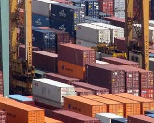 क्‍यों गिर रहा है भारत का व्यापार, क्‍या है इसका आयात-निर्यात से कनेक्‍शन - India's total trade projected to decline by 2.6 percent in 2023