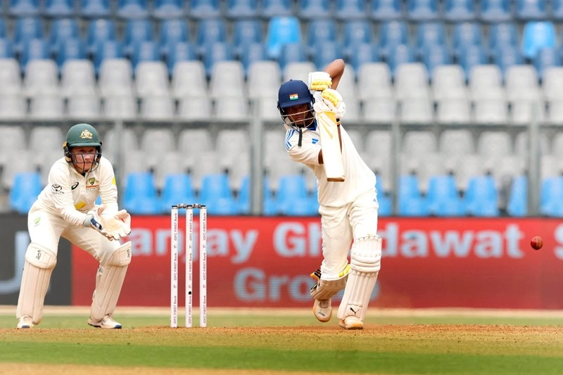 भारत ऑस्ट्रेलिया पर ऐतिहासिक जीत से एक कदम दूर - IND vs AUS, Harmanpreet Kaur Leads India's Fightback, Australia Take Slender Lead On Day 3