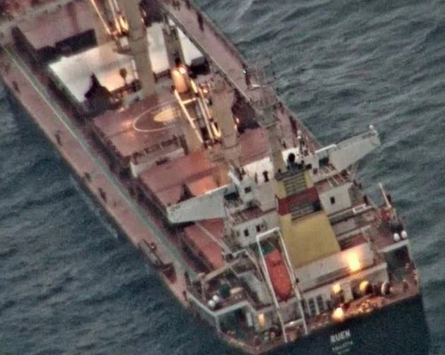 Ship Hijacked:  सोमालियाच्या किनारपट्टीवर जहाजाचे अपहरण, क्रूमध्ये 15 भारतीयांचा समावेश
