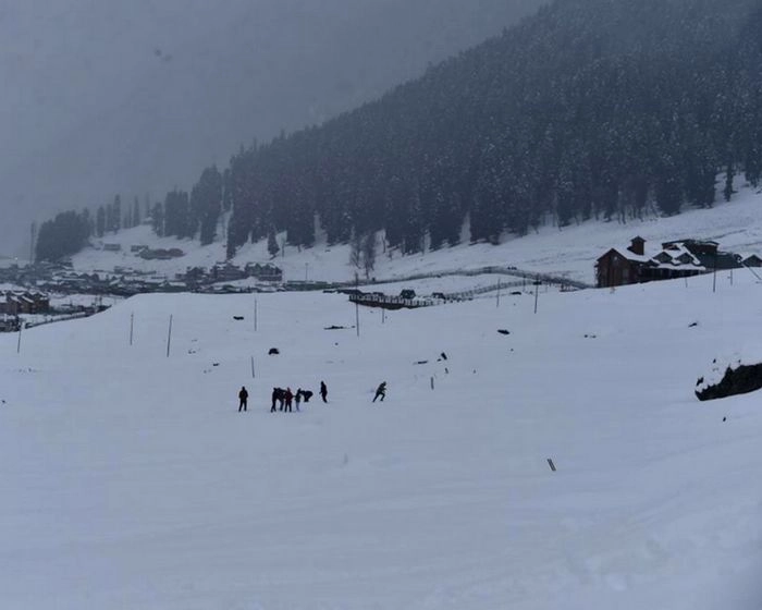 कश्मीर में शीतलहर का कहर, तापमान 0 से 3 डिग्री नीचे - Cold wave havoc in Kashmir