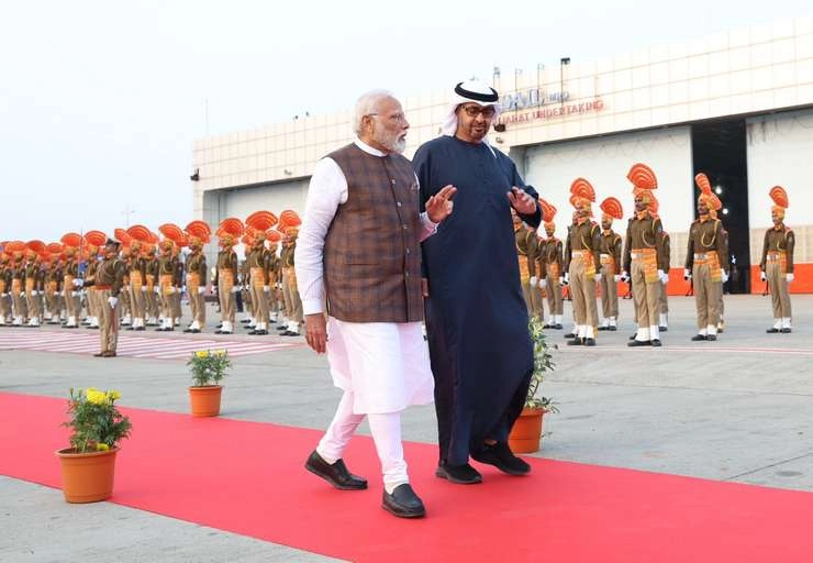 PM मोदी और UAE के राष्ट्रपति ने अहमदाबाद में किया रोड शो - PM Modi and UAE President did road show in Ahmedabad