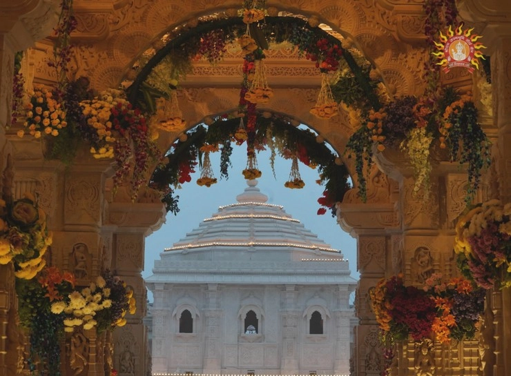 दुल्हन बनी अयोध्या नगरी, जय श्रीराम का उद्‍घोष, त्रेतायुग सा नजारा - Ayodhya Ram Mandir ceremony update