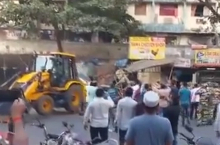 मुंबई में योगी मॉडल का एक्शन, मीरा रोड के उपद्रवियों पर बुलडोजर कार्रवाई