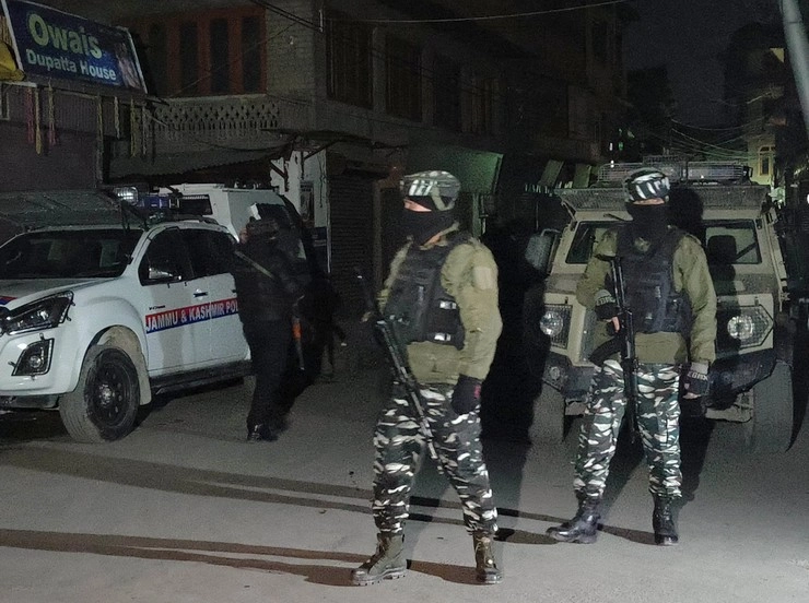 श्रीनगर में आतंकी हमला, एक पंजाबी की मौत, प्रवासी नागरिक घायल