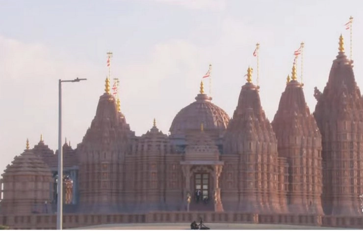 PM मोदी ने UAE के पहले हिन्दू मंदिर का किया उद्घाटन, बोले- मानवीय इतिहास का नया स्वर्णिम अध्याय - PM Modi inaugurates BAPS Hindu Mandir in Abu Dhabi UAE