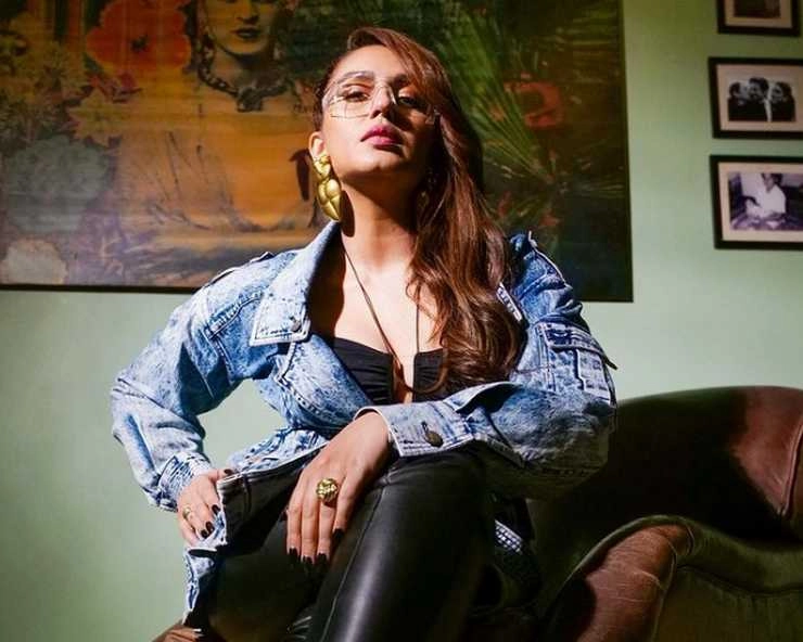 Huma Qureshi Turns Gangster Mode On actress hot photos goes viral - Huma Qureshi Turns Gangster Mode On actress hot photos goes viral