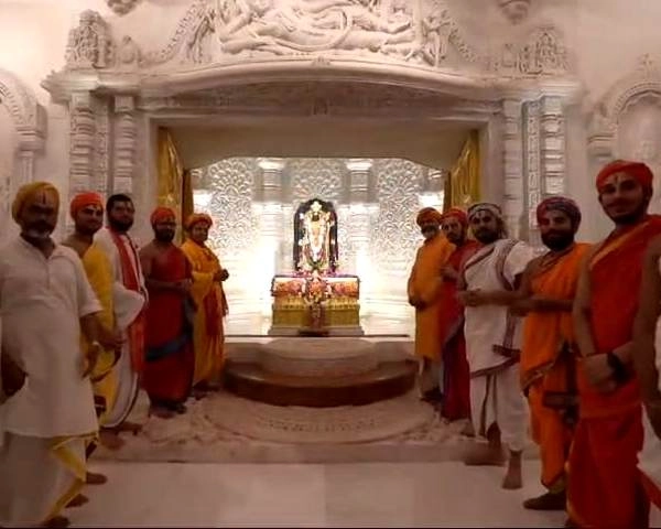 रामनवमी पर अयोध्या में रामलला का सूर्य तिलक, लाखों श्रद्धालु अयोध्या पहुंचे - Ramlala Surya Tilak will be held in Ayodhya on Ram Navami