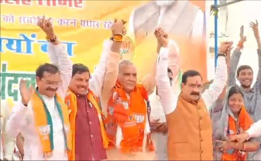 इंदौर के बाद कांग्रेस को एक और बड़ा झटका, प्रदेश कांग्रेस के कार्यकारी अध्यक्ष और विधायक रामनिवास रावत भाजपा में शामिल - Madhya Pradesh Congress working president and MLA Ramniwas Rawat joins BJP