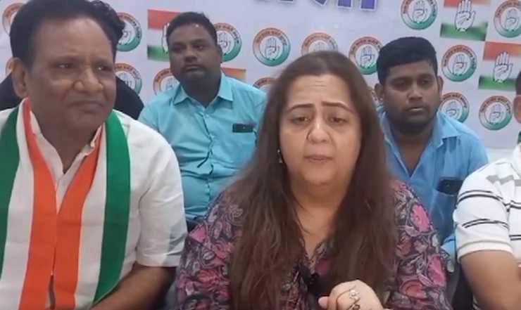 CG कांग्रेस प्रवक्ता राधिका खेड़ा के साथ दुर्व्यवहार, भाजपा ने साधा कांग्रेस पर निशाना - Alleged misbehavior with Congress spokesperson Radhika Kheda