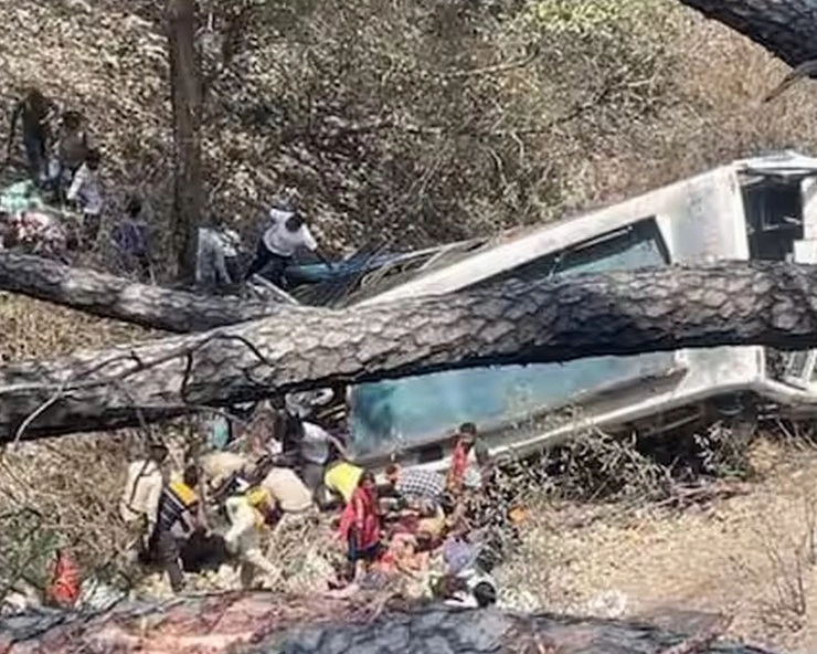 शिवखोड़ी जा रहे UP के श्रद्धालुओं की बस खाई में गिरी, 21 की मौत, 69 घायल - jammu kashmir passengers laden bus fall into deep gorge several feared dead dozens