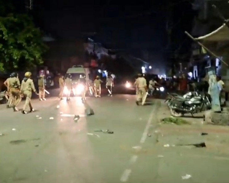 फिरोजाबाद में सड़क पर तांडव, पथराव, आगजनी और फायरिंग