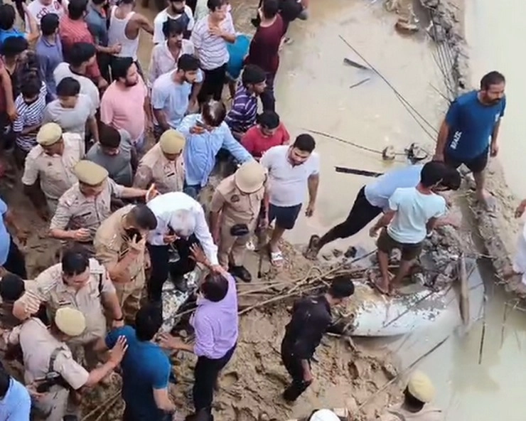 मथुरा में भरभराकर गिरी पानी की टंकी, दर्दनाक हादसे में 2 महिलाओं की मौत, एक दर्जन घायल - tragic accident in mathura water tank collapsed