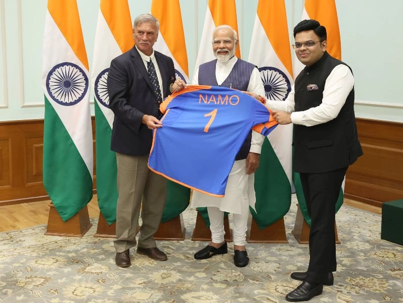 प्रधानमंत्री मोदी से मिले टी-20 विश्वकप विजेता, भेंट की गई एक स्पेशल जर्सी - BCCI Secretary Jay Shah, President present Namo 1 jersey to PM Narendra Modi