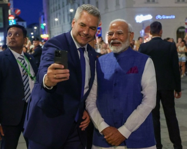 ऑस्ट्रियाई चांसलर ने पीएम मोदी संग ली सेल्फी, क्या बोले भारतीय प्रधानमंत्री? - Austria chancellor selfie with PM Modi