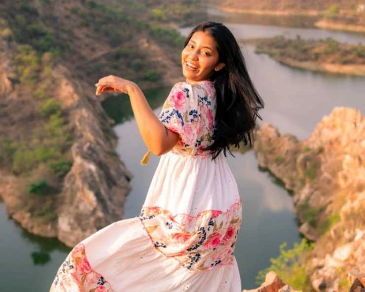 Travel influencer Aanvi Kamdar dies after falling into 300 foot gorge - Travel influencer Aanvi Kamdar dies after falling into 300 foot gorge