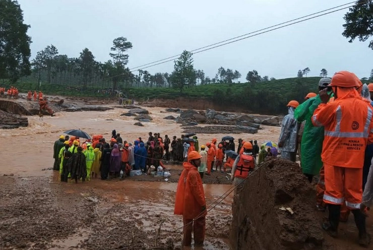 वायनाड में चौथे दिन भी जिंदगी बचाने की जंग, 300 से ज्यादा लापता - wayanad landslide : 4th day of operation to save lige