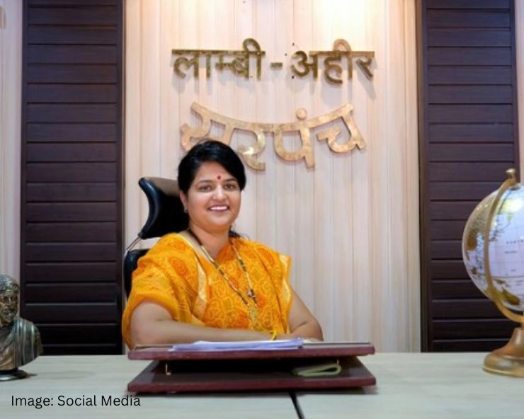 Neeru Yadav in Panchayat Office