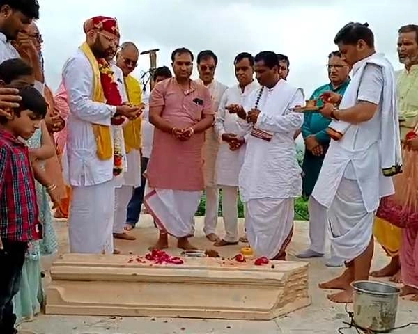 शाजापुर की पहाड़ियों पर बनेगा भव्य मंदिर, हुआ शिला पूजन