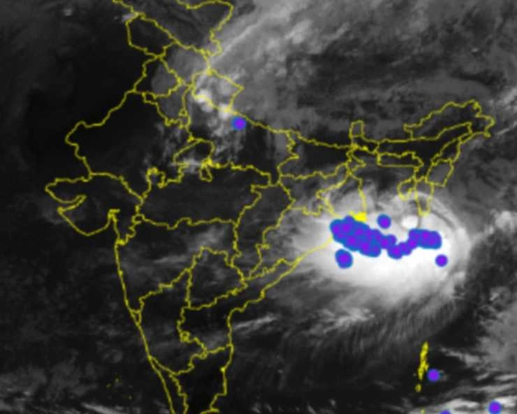 Weather Updates: MP से बंगाल तक भारी बारिश का अलर्ट, दिल्ली में कैसा है मौसम?