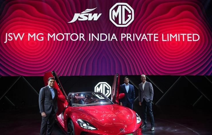 JSW MG Motor एक्सेसिबल लग्जरी' खंड में उतरेगी, 4 कार करेगी लॉन्च - JSW MG Motor India to drive into luxury car market